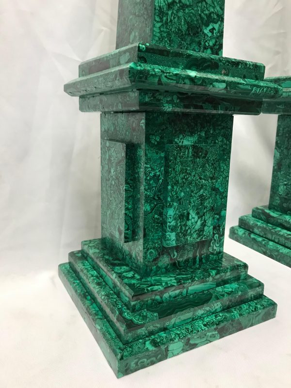 PAIR OF NEOCLASSICAL MALACHITE OBELISKS - Image 4